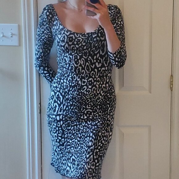 Stylish Black and White Leopard Print Dress - Picture 1 of 4